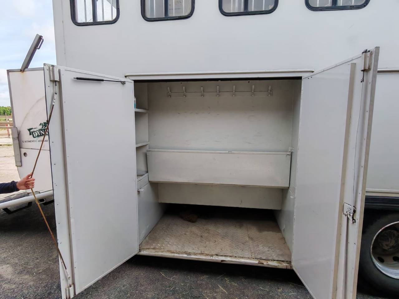 Camion chevaux 7 places + homecar