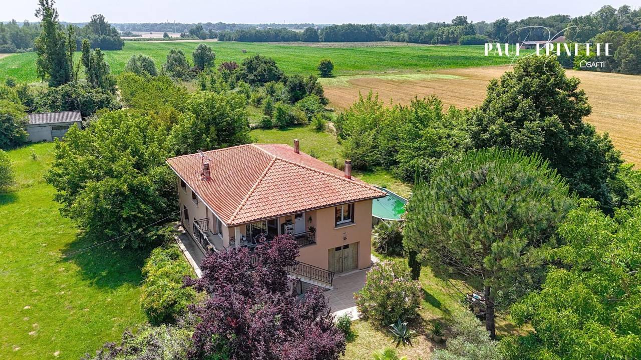 Maison 6 pi&egrave;ce avec terrain 1 hectare et hangar