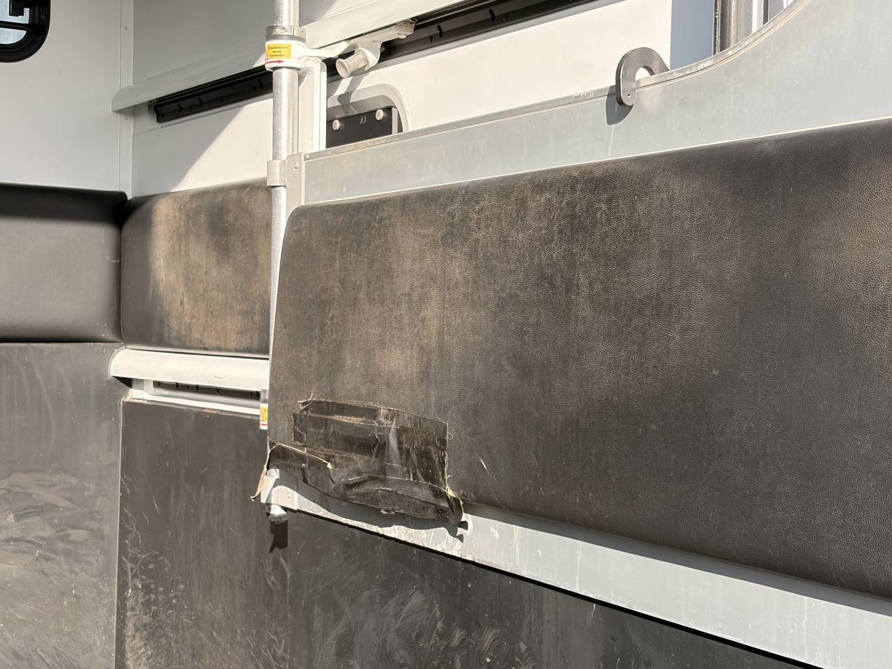 Camion VL 2 chevaux Renault Thehault 2.3 DCI 150 CV