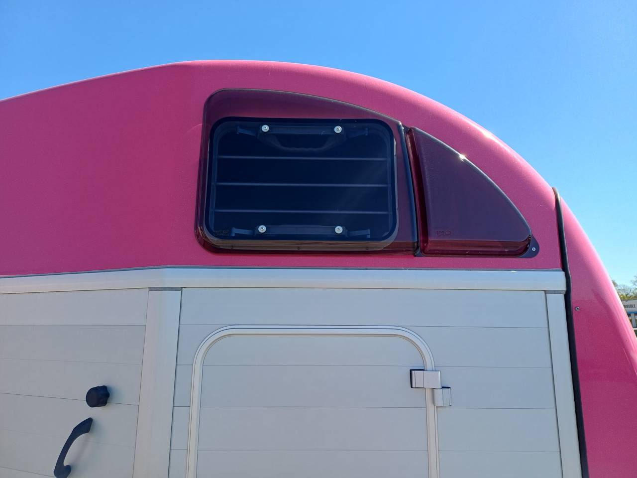 Van HUMBAUR Xanthos A&eacute;ro 2400