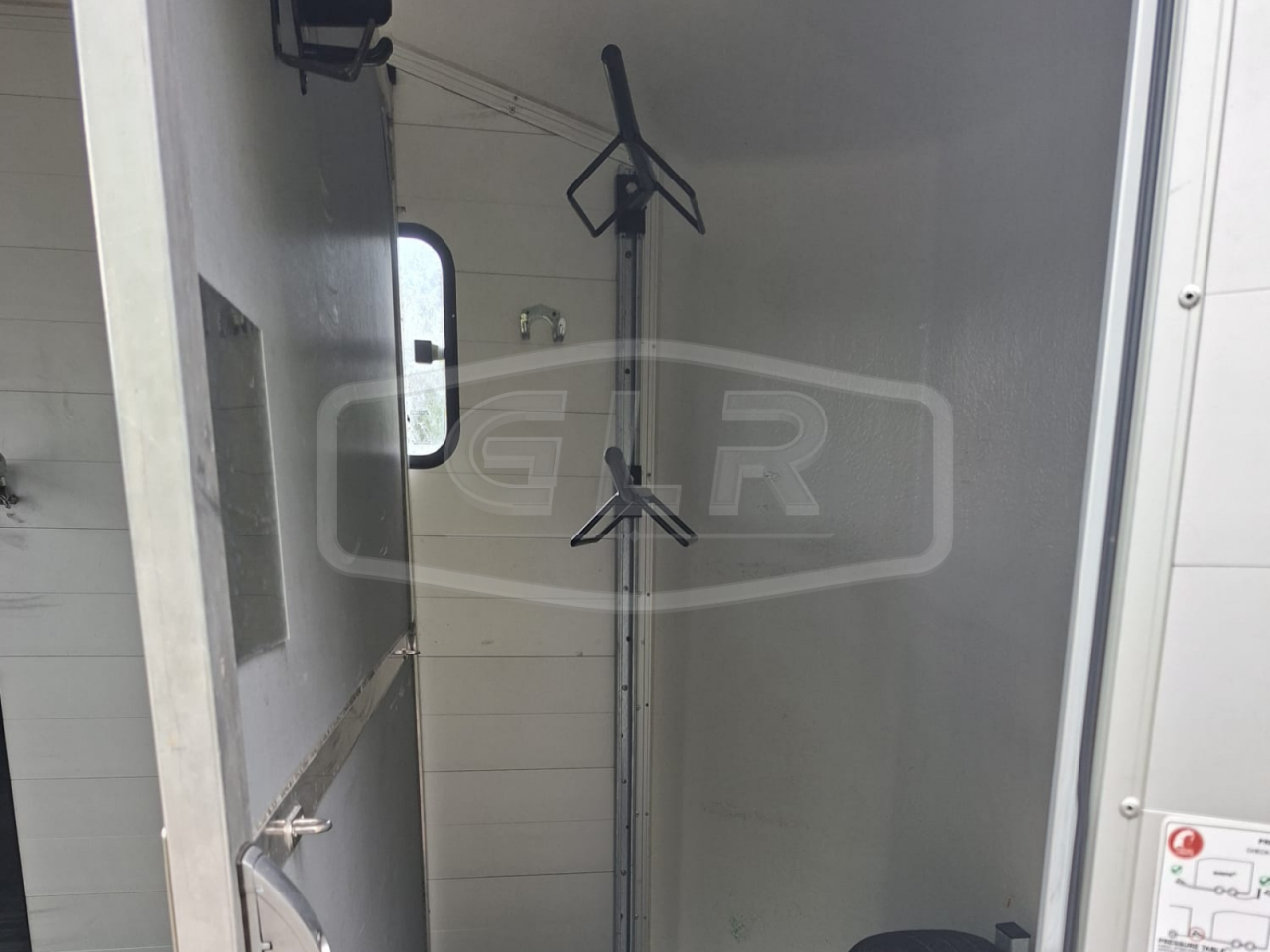 VAN OCCASION &ndash; CHEVAL LIBERTE &ndash; MULTIMAX &ndash;  2 PLACES - GRIS - 2023