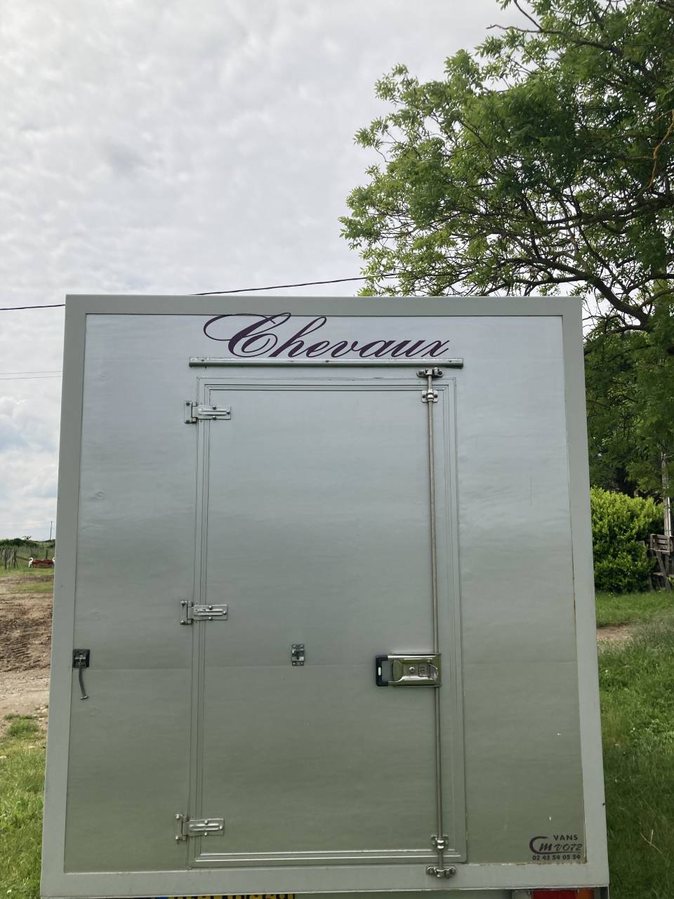 Renault Master deux chevaux t&ecirc;te arri&egrave;re 