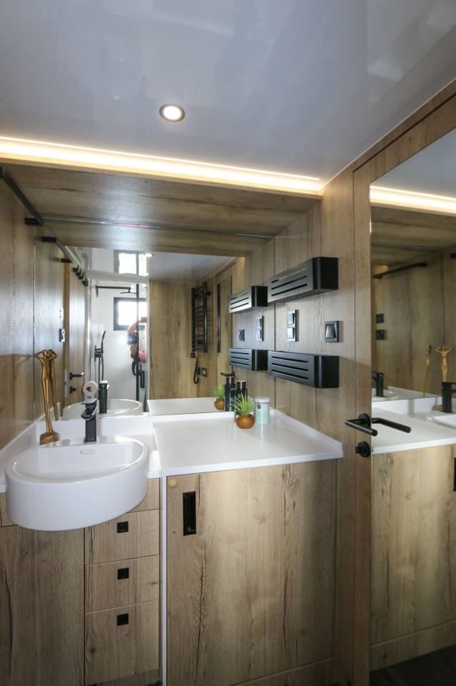 &Agrave; vendre : Camion Volvo 5 chevaux 560cv - full options