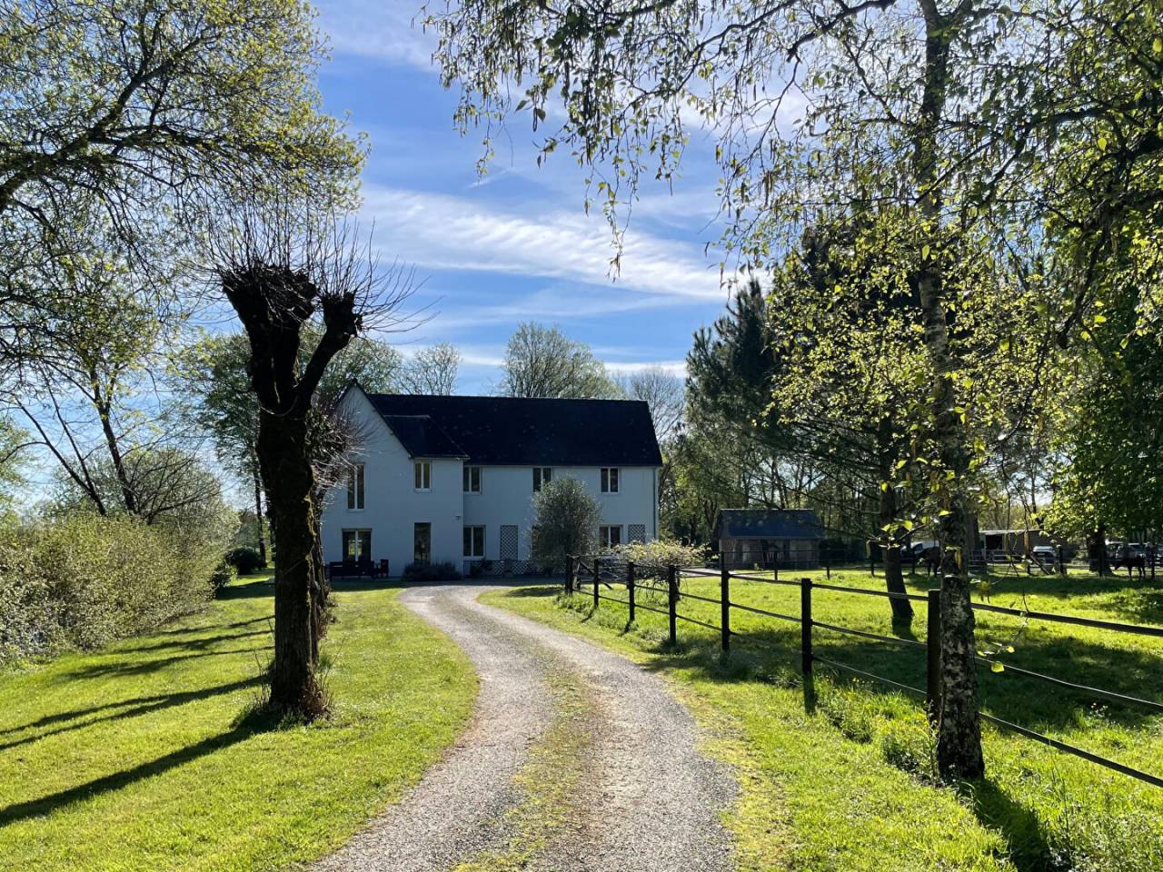 Propri&eacute;t&eacute; &eacute;questre 4,5 hectares,  Saffr&eacute; 10 pi&egrave;ce(s) 240 m2