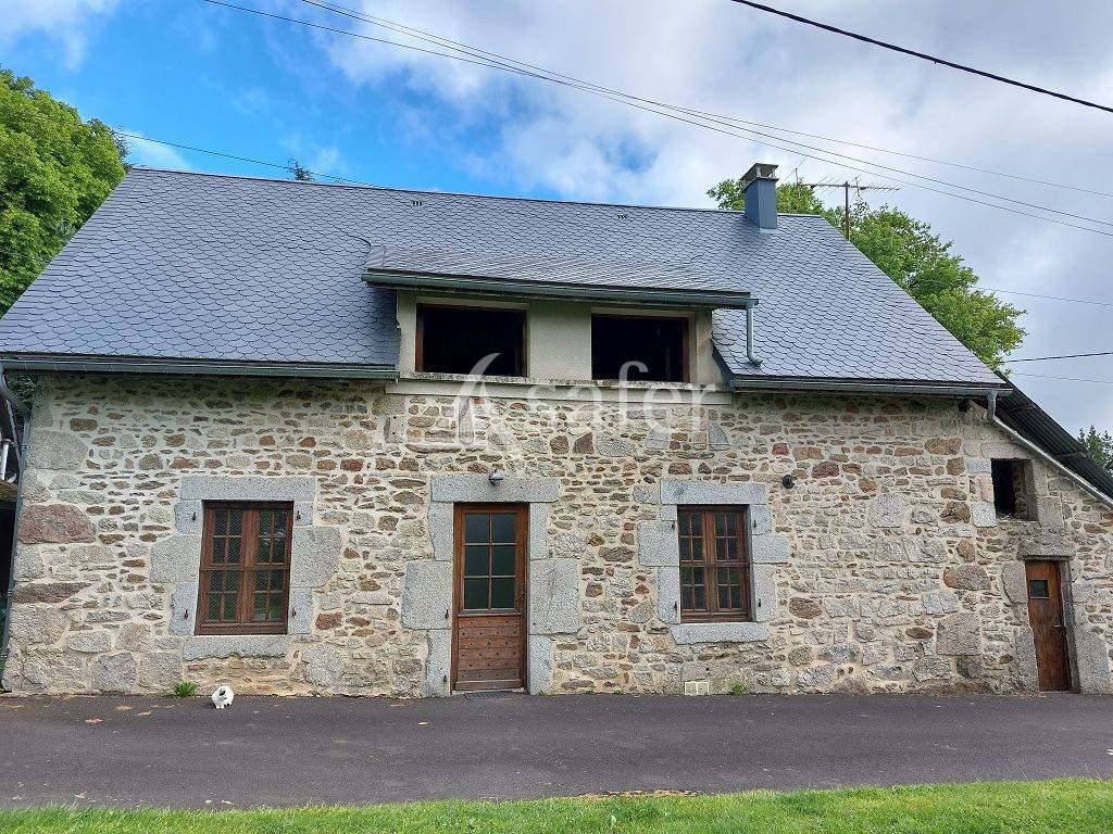 Ensemble b&acirc;ti avec environ 21,19 ha de foncier