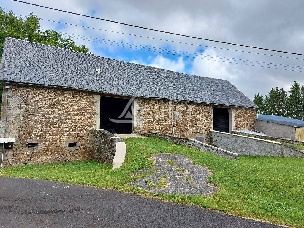 Ensemble b&acirc;ti avec environ 21,19 ha de foncier