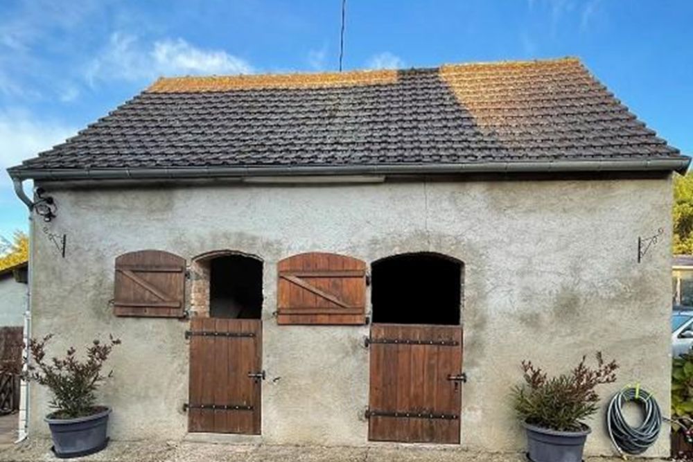 Haras vendu par Demeures Equestres