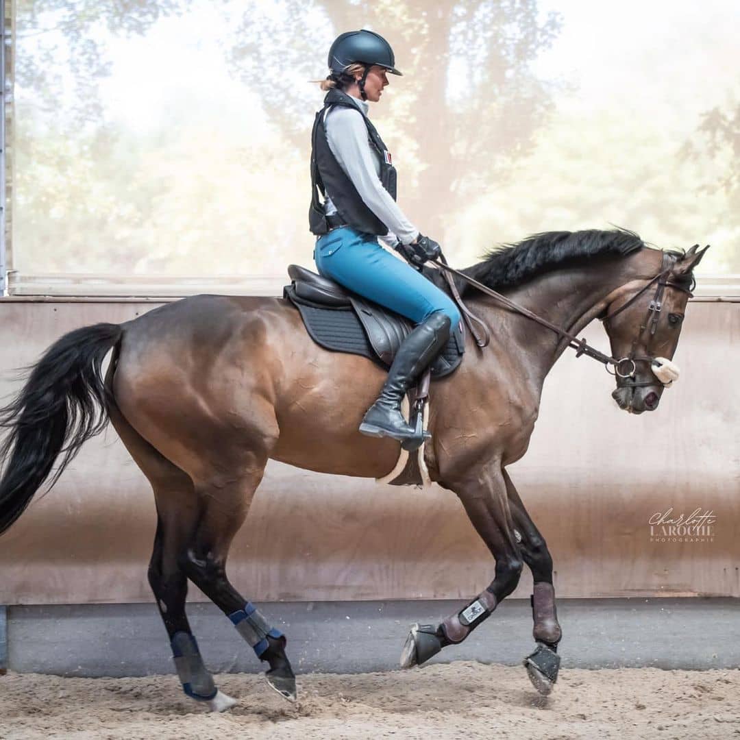 Le Gilet Airbag Complet de la marque Hit-Air © Charlotte Laroche Photographie & francis_marley_et_moi_ & Hit-Air Équitation