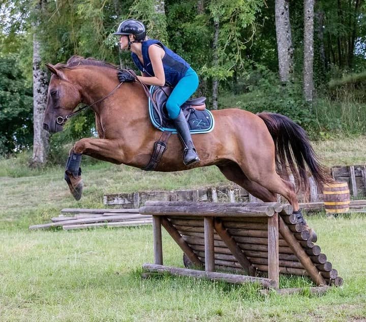 Gilet Airbag de la marque Segura équitation © Segura équitation & ames.coeurs