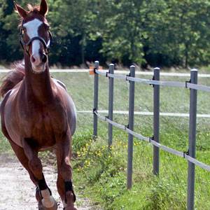 Matériel pour l'aménagement des prés et paddocks